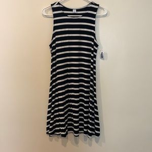 Womens black and white striped dress old navy size medium petite NWT
